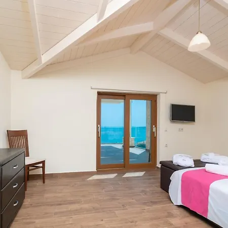Orient Platinum Villa Orthoniaí