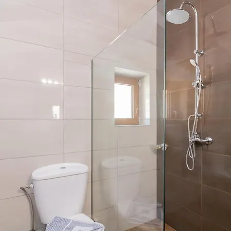 Orient Platinum Villa Orthoniaí